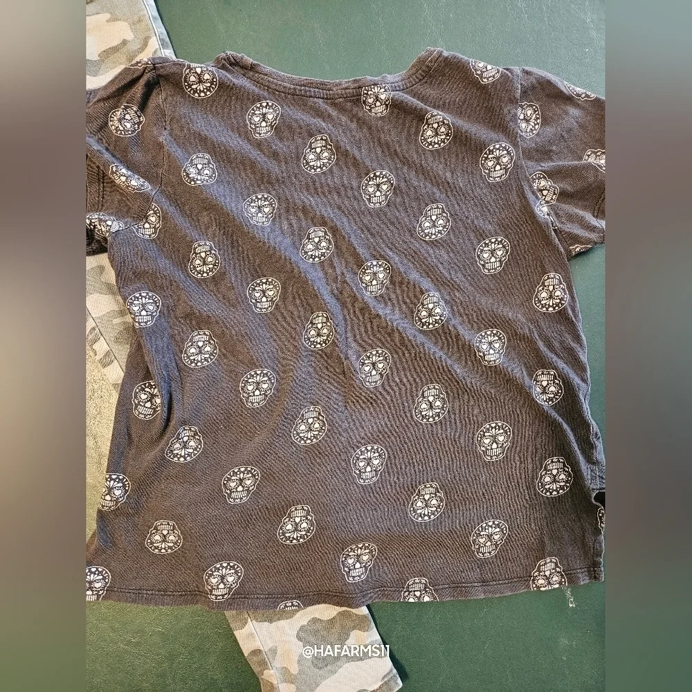 3/15$ Bundle Deal Outfit for Girls - Camo Pant and Skull Print Shirt